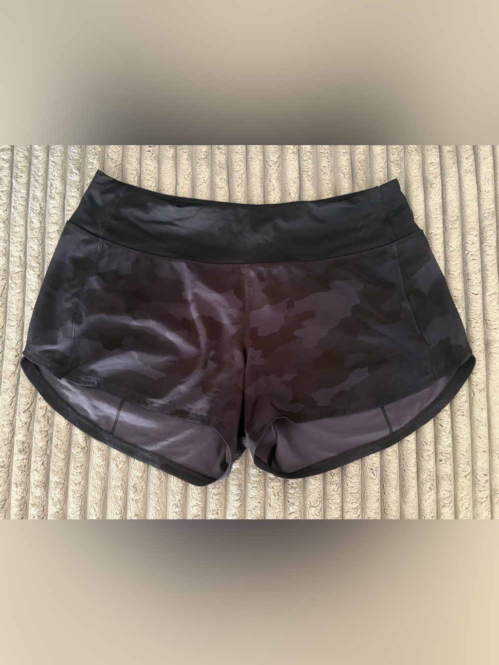 lululemon athletica Women's Black Camo Run Shorts